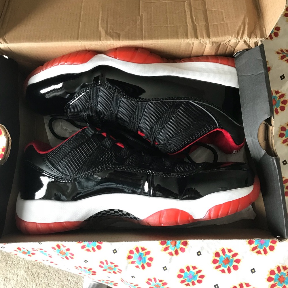 UA!! Jordan 11 Bred lows